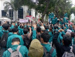 Aksi Panas di Medan, Mahasiswa Unimed Ultimatum DPRD Sumut Soal RUU Perampasan Aset dan 18 Tuntutan