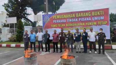 Kejaksaan Negeri Binjai Musnahkan Barang Bukti 67 Perkara, Ada Narkotika hingga Senjata Tajam