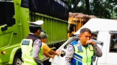 Minibus dan Truk Fuso Terlibat Kecelakaan di Jalinsum Paluta, Tujuh Orang Luka