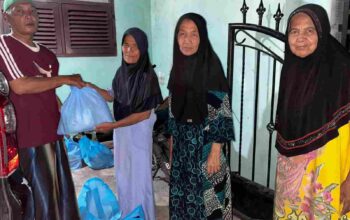 Edison Tamba Gagas Aksi Sosial YPPU, Puluhan Paket Sembako Dibagikan ke Kaum Duafa