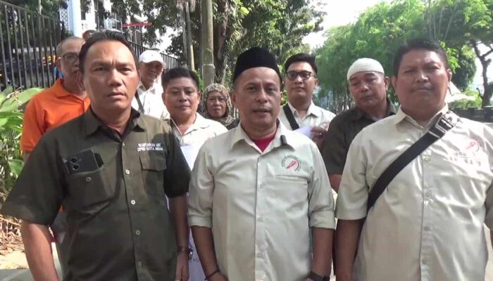 Said Ilham Assegaf Pimpin Pembagian Takjil, Wartawan DPRD Medan Tunjukkan Kepedulian