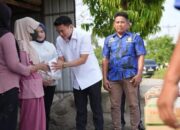 Ricky Anthony Sambangi Korban Kebakaran di Hinai, Serahkan Bantuan dan Bangkitkan Semangat Warga