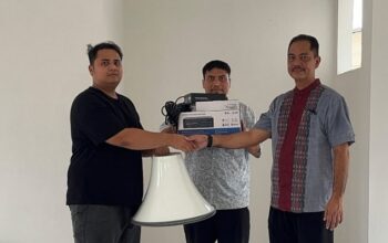 Polmed Salurkan Sistem Audio ke Mushola Al Furqon, Syiar Keagamaan Warga Medan Denai Kini Lebih Terjangkau
