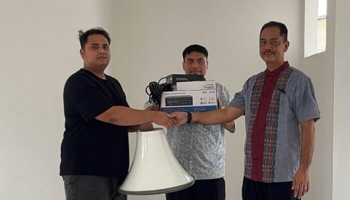 Polmed Salurkan Sistem Audio ke Mushola Al Furqon, Syiar Keagamaan Warga Medan Denai Kini Lebih Terjangkau