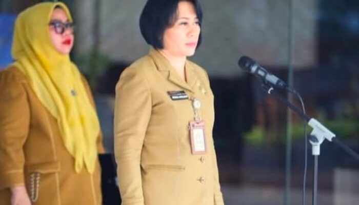 Hadapi Agenda DPRD, Erisda Hutasoit Ingatkan Disiplin dalam Apel Pagi Setwan Medan